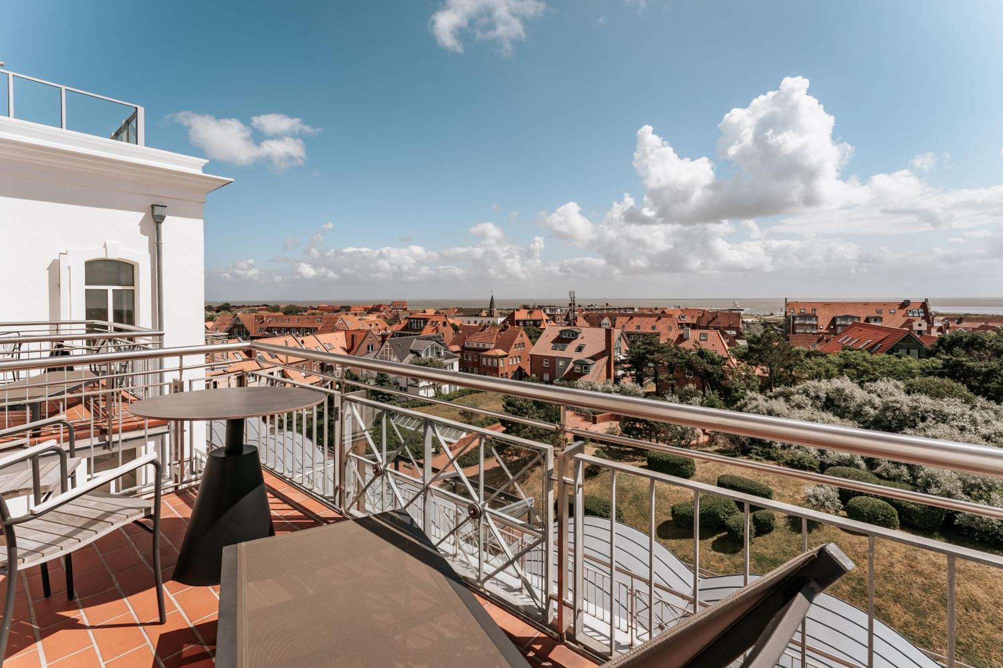 Strandhotel Kurhaus 4*